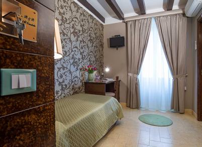 https://booking.hotelincloud.com/show/667921 | Rome | Photos 9