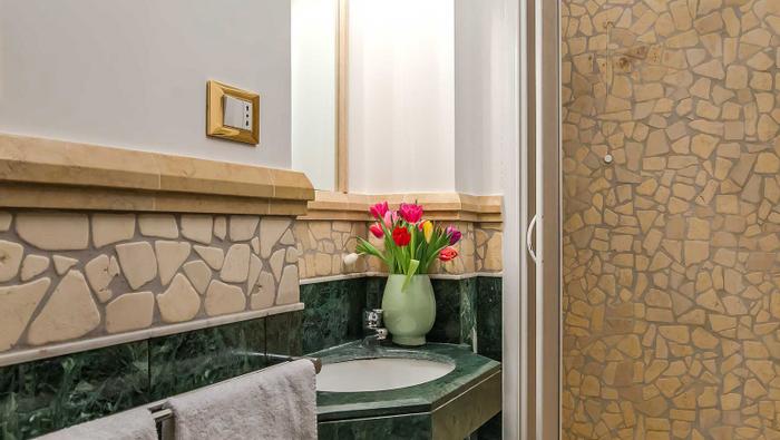 https://booking.hotelincloud.com/show/667921 | Rome | Camere - 2