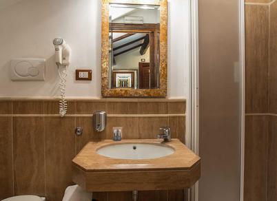 https://booking.hotelincloud.com/show/667921 | Rome | Photos 18